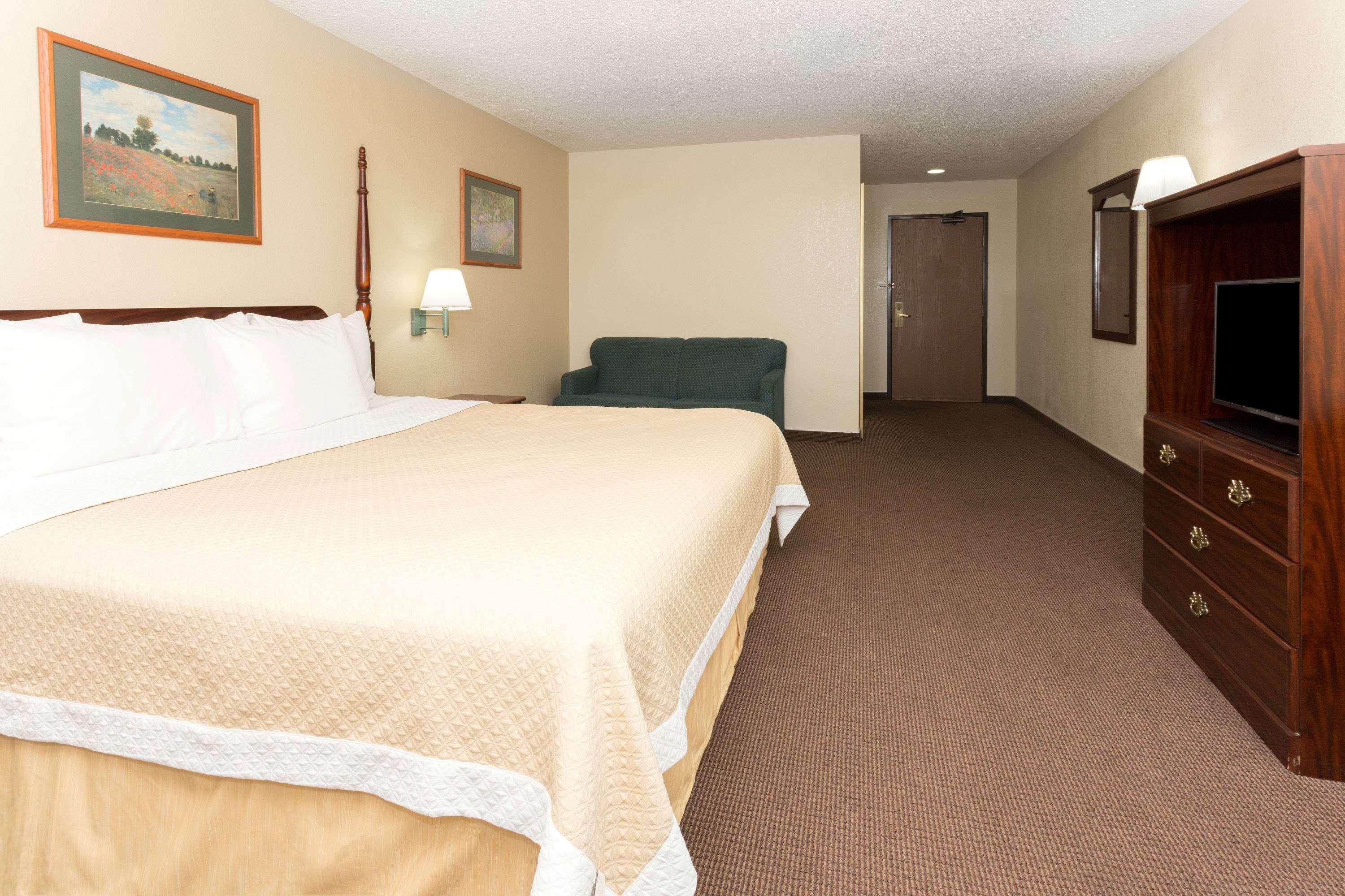 Days Inn By Wyndham Colorado Springs Airport Εξωτερικό φωτογραφία