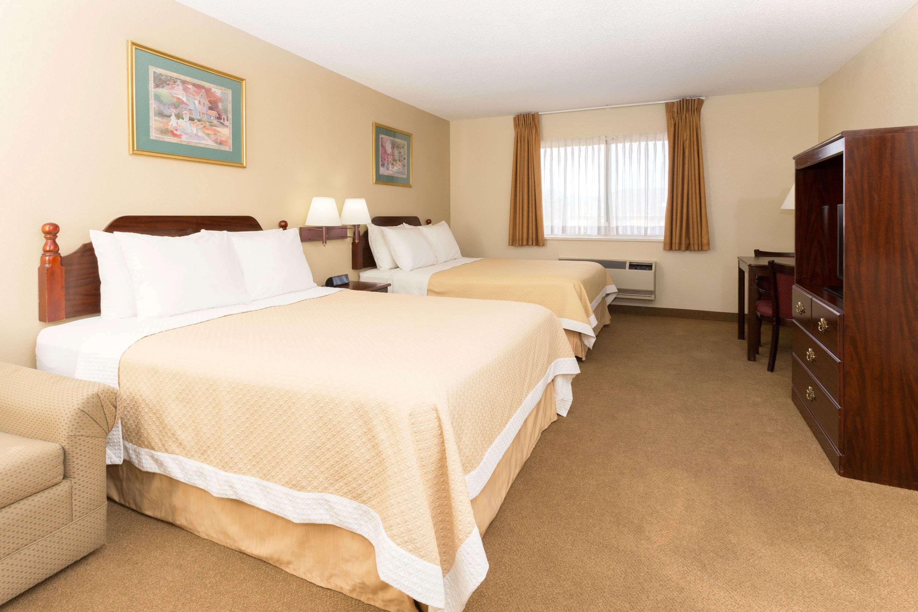 Days Inn By Wyndham Colorado Springs Airport Εξωτερικό φωτογραφία