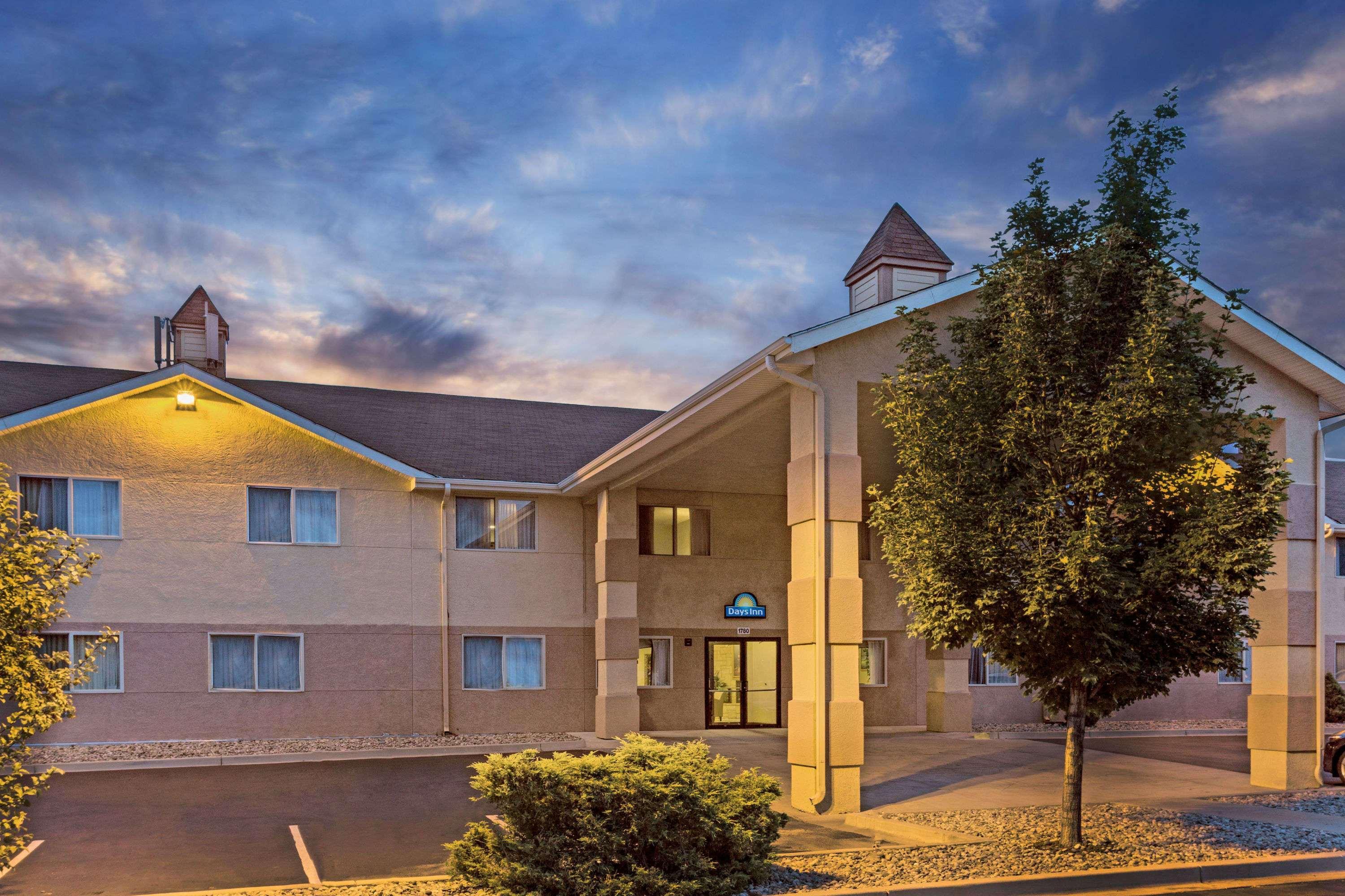 Days Inn By Wyndham Colorado Springs Airport Εξωτερικό φωτογραφία