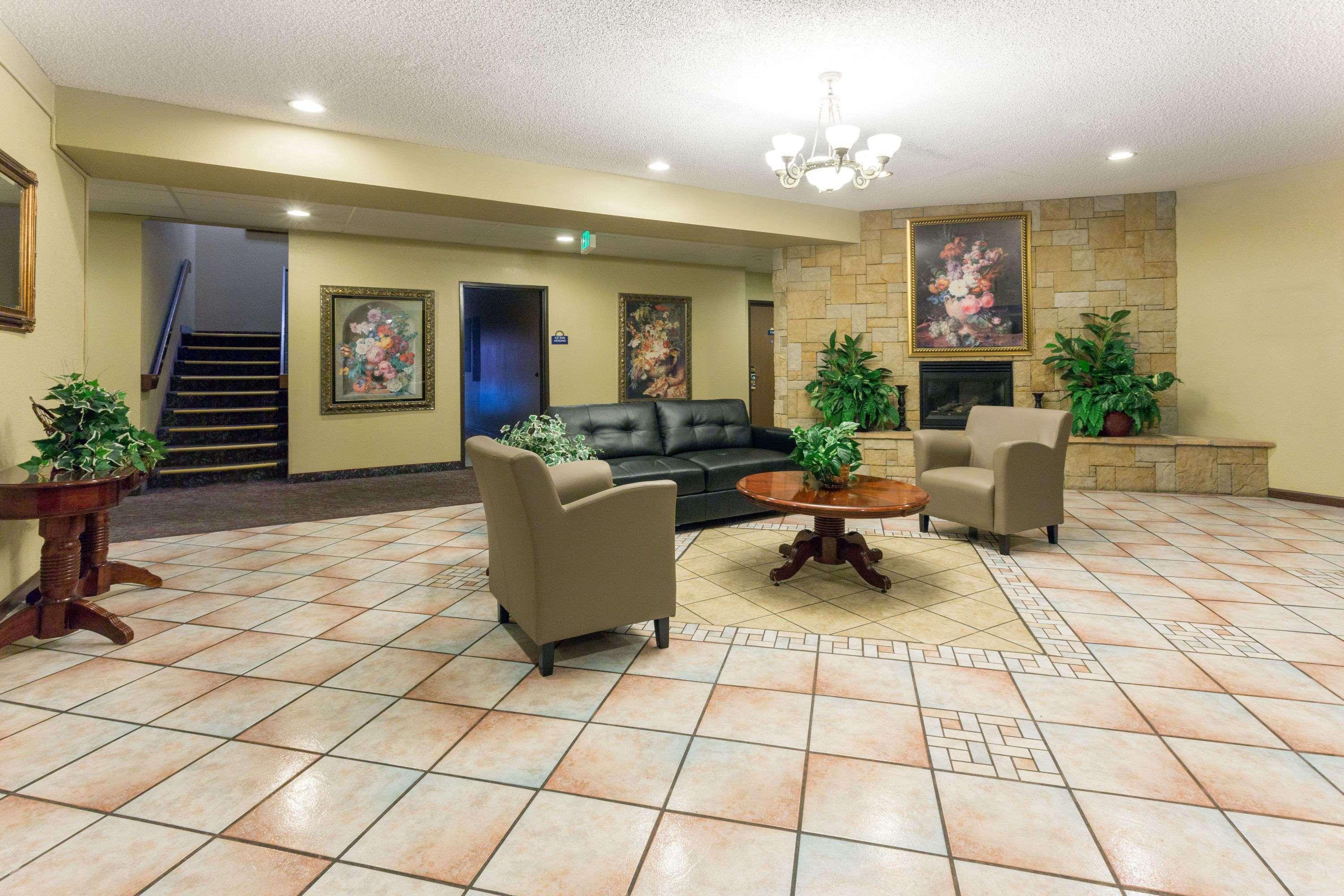 Days Inn By Wyndham Colorado Springs Airport Εξωτερικό φωτογραφία